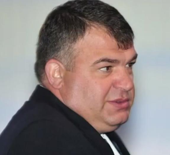 Сердюкова назначили гендиректором в госкорпорацию