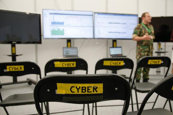 Выборы президента в огне кибервойны