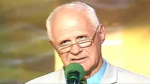 «Если будут свой адвокат, свой психолог, венеролог и политолог, то это неплохо!»