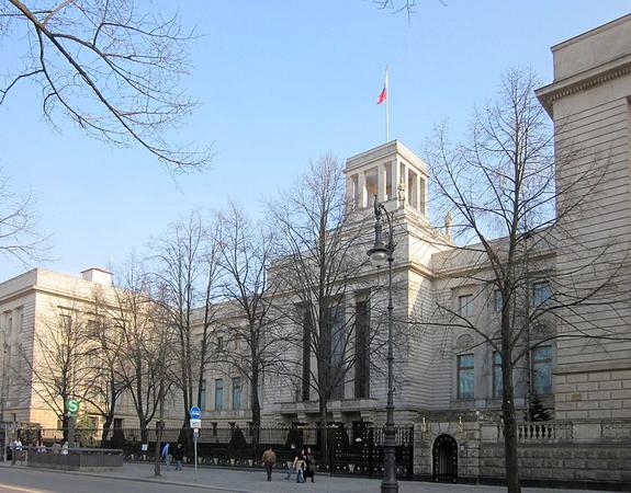 В Германии в посольство РФ в Берлине собралась очередь из избирателей