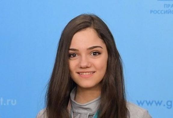 Фигуристка Медведева заинтриговала поклонников кольцом с бриллиантом