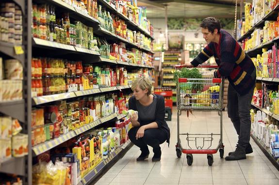 Обнародован список подорожающих из-за обвала рубля продуктов и товаров