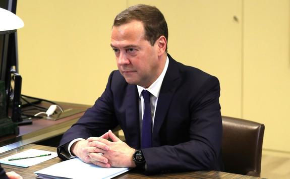 Медведев: Реформа по повышению пенсионного возраста будет поэтапной