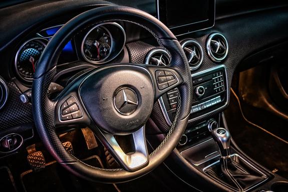 Эксперты сообщили о росте продаж в Москве новых автомобилей премиум-класса
