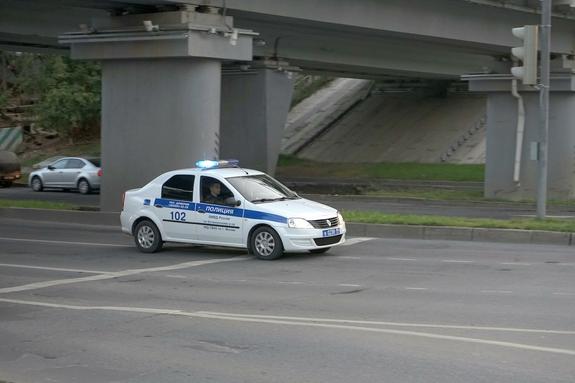 КамАЗ опрокинулся на западе Москвы