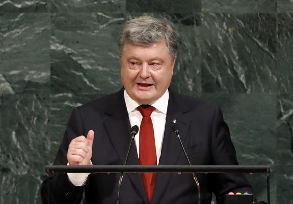 Порошенко рассказал еще об одном поводе "помахать Москве ручкой"