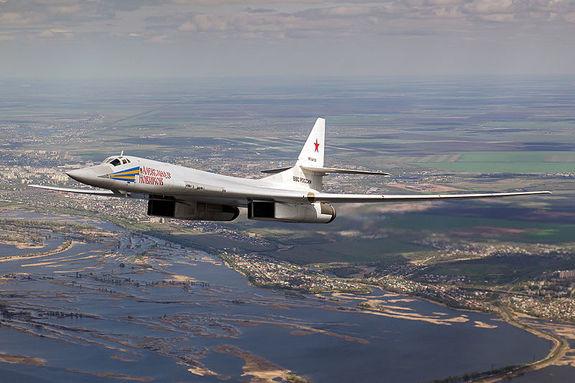 Два российских ракетоносца ТУ-160 пролетели через Северный полюс