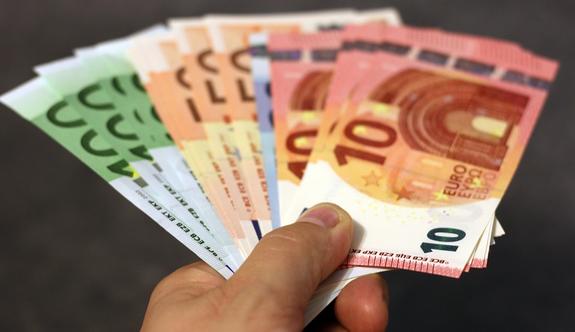 Россияне начнут платить пошлину при ввозе товаров дороже 500 евро