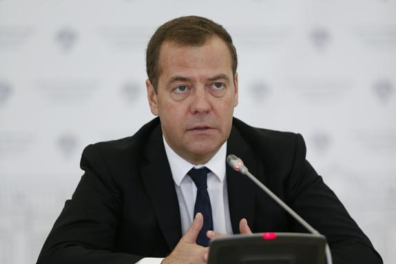 Медведев назвал решение о повышении пенсионного возраста выстраданным