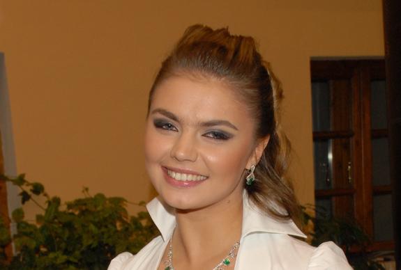 Алина Кабаева считает, что Евгении Медведевой стоит меньше сидеть в соцсетях