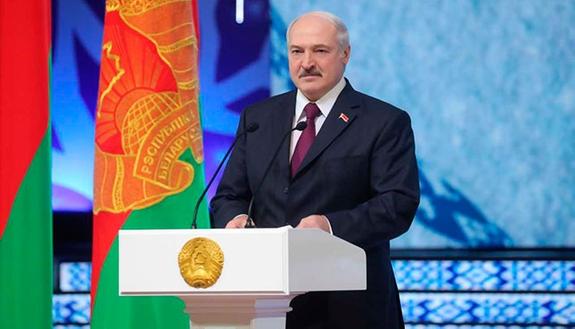 Лукашенко: Беларусь будут очень сильно "пробовать на зуб"