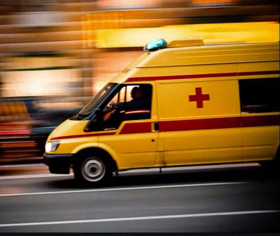 ДТП на ВДНХ: маршрутка врезалась в дерево