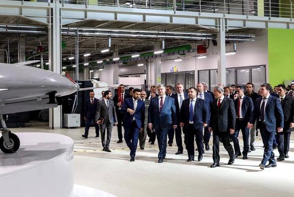 Порошенко расхвалил турецкие беспилотники, которые Украина закупит у Турции