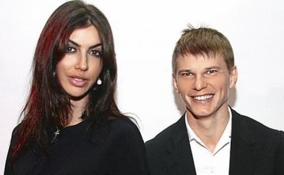Родила от футболиста? Готовься к изменам, суду и угрозам, считает блогер