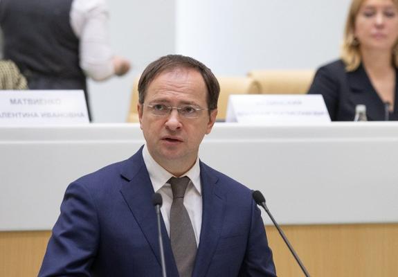 Школьников хотят научить культуре