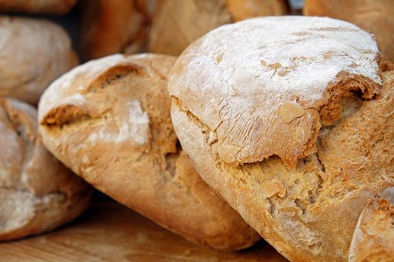 Герман Стерлигов начал продавать хлеб для бедных по 440 рублей за буханку