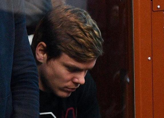 Пак рассказал, что Кокорин ударил его стулом