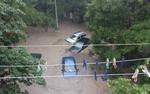 Проливной дождь обрушился на Севастополь, затопив улицы города
