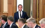 Тяжкая доля Дмитрия Медведева