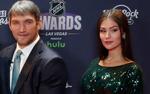Жена Александра Овечкина официально подтвердила вторую беременность