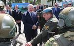 Лукашенко не исключил привлечения военных для наведения порядка 