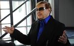 Режиссер Роман Виктюк попал в больницу с COVID-19