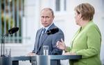 Меркель и Путин по телефону обсудили Минские соглашения и «Северный поток – 2»