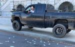 В Вашингтоне мужчина угрожает взорвать свой автомобиль у Капитолия, если с ним не поговорит президент Джо Байден