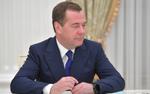 Медведев в День российской печати поблагодарил журналистов, работающих в зоне СВО на Украине  