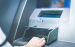 Южноуралец попросил незнакомца помочь с банкоматом и лишился 33 тысяч