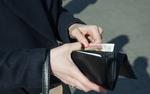 В Петербурге пенсионерка продала квартиру и передала мошенникам 12 млн рублей