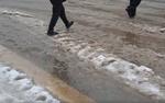 На проспекте Луначарского в Петербурге жители вынуждены ходить по лужам