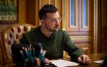 Зеленский заявил, что его не сильно беспокоят рассуждения о своей нелегитимности