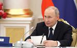 Путин объявил благодарность дочери Кадырова Карине