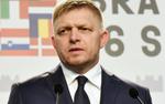 Фицо заявил, что с ним в Россию на День Победы поедут двое студентов