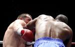Василий Ломаченко проиграл чемпионский бой Орландо Салидо