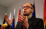 Яценюк: в Раду будет внесен закон об отмене внеблокового статуса