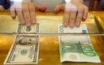 Курс доллара падает, евро растет