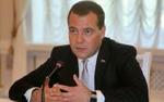 Медведев призвал к политической консолидации в условиях кризиса