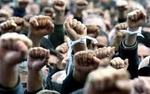 На Керченской переправе бунт: дальнобойщики скандалят с полицией