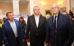 Аксенов показывает Михалкову Крым из окон вертолета?