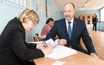 Старейший орловский депутат швырнул свои награды под ноги спикеру Музалевскому