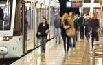 Неадекватный мужчина парализовал движение по синей ветке московского метро