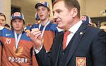Отец Валерий Брагин и его дети из сборной России