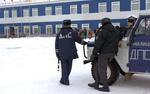 В Сочи водитель напал на полицейских с ножом, когда его авто остановили