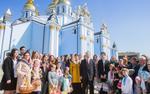 Порошенко  поздравил украинцев с Пасхой и пообещал: самое тяжелое позади