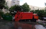 В сети появились фото, как в Севастополе дорога провалилась под колесами машины