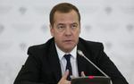 Медведев собрал кабмин в неформальной обстановке