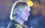Евгений Плющенко подарил музею на Мальдивах "свои счастливые" коньки