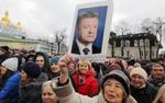 Возможный вариант удержания Порошенко поста президента Украины выявил журналист